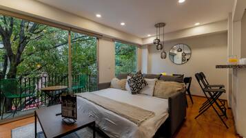 1 bedroom, in-room safe, desk, iron/ironing board