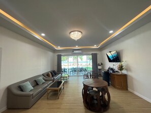Six-Bedroom Villa with Private Pool | Living area | Flat-screen TV - Chang Phueak Chao Samran Beach (Phetchaburi)