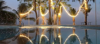 Chang Phueak Chao Samran Beach