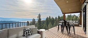 Osprey Mountain Lodge | Incredible Lake Views Await You