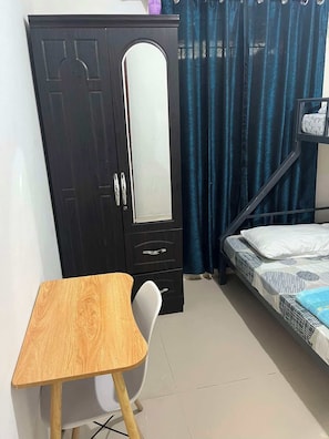 2 bedrooms, desk, free WiFi, bed sheets