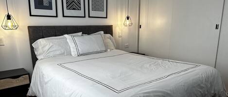 Business Apartment, 1 Queen Bed, Housekeeping, Executive Level | 1 bedroom, Egyptian cotton sheets, premium bedding, down comforters