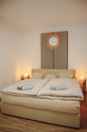 2 bedrooms, iron/ironing board, travel cot, WiFi