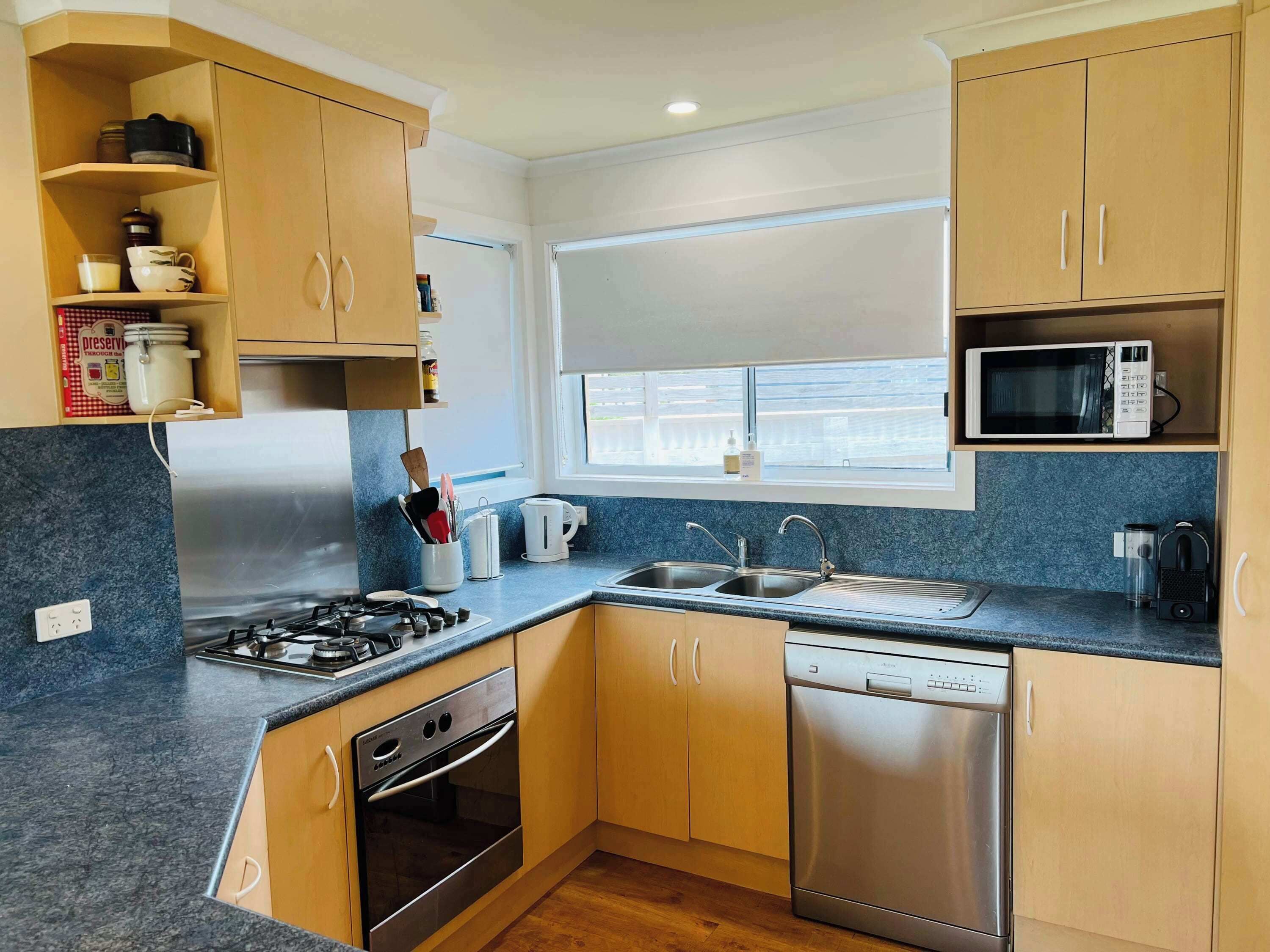 Fridge, microwave, stovetop, dishwasher