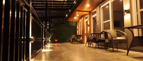 Habitación Deluxe, balcón | Balcón