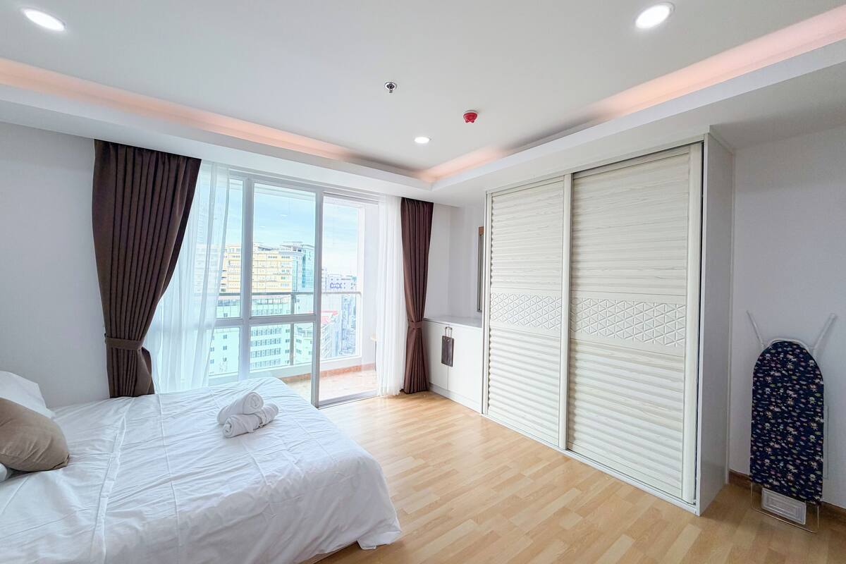 1 bedroom, laptop workspace, iron/ironing board, free WiFi