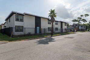 Exterior - The Palm Flats 15! Zoo! Museums! Medical Center! (Houston)