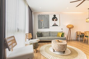 Loftsleilighet | Skrivebord, wi-fi (inkludert) og sengetøy