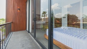Penthouse | Desk, WiFi (free), bed sheets - Forseti Athena By Zuzu (Denpasar)