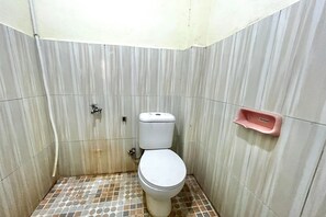 標準雙人房 | 浴室 | 淋浴設備、免費梳洗用品、提供毛巾