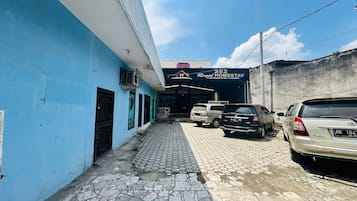 Free self parking