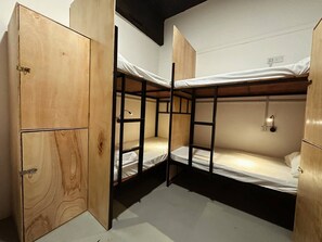 1 bedroom, WiFi, bed sheets - KK Uptown Hostel & Backpackers (KOTA KINABALU)