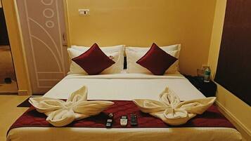 Desk, rollaway beds, free WiFi, bed sheets