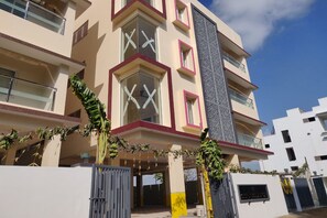 Front of property - Neighbour Inn Aparthotel (Chennai)