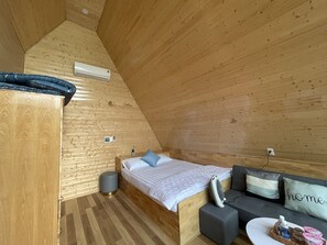 Individually furnished, laptop workspace, blackout curtains - Baolanhomestaypq (Phu Quoc)