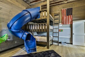 5 habitaciones, tabla de planchar con plancha y wifi gratis 