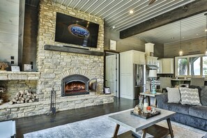 Smart TV, chimenea, videojuegos y futbolito 