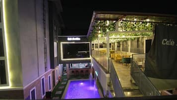 Piscina all'aperto