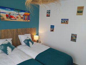 3 bedrooms, soundproofing, iron/ironing board, travel cot