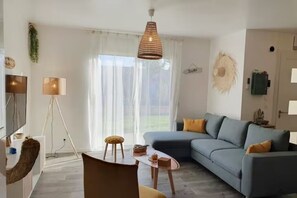 TV, table football, ping pong