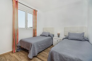 5 chambres, fer et planche à repasser, Wi-Fi gratuit, draps fournis