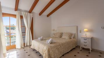 4 chambres, fer et planche Ă repasser, Wi-Fi gratuit, draps fournis