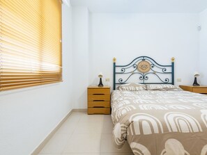 1 sovrum, skrivbord och wi-fi