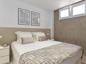 1 bedroom, desk, iron/ironing board, Internet - Villa Gran Canarias by Interhome (Playa del Inglés)