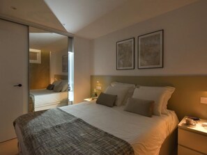 1 soverom, skrivebord, strykejern/-brett og wi-fi