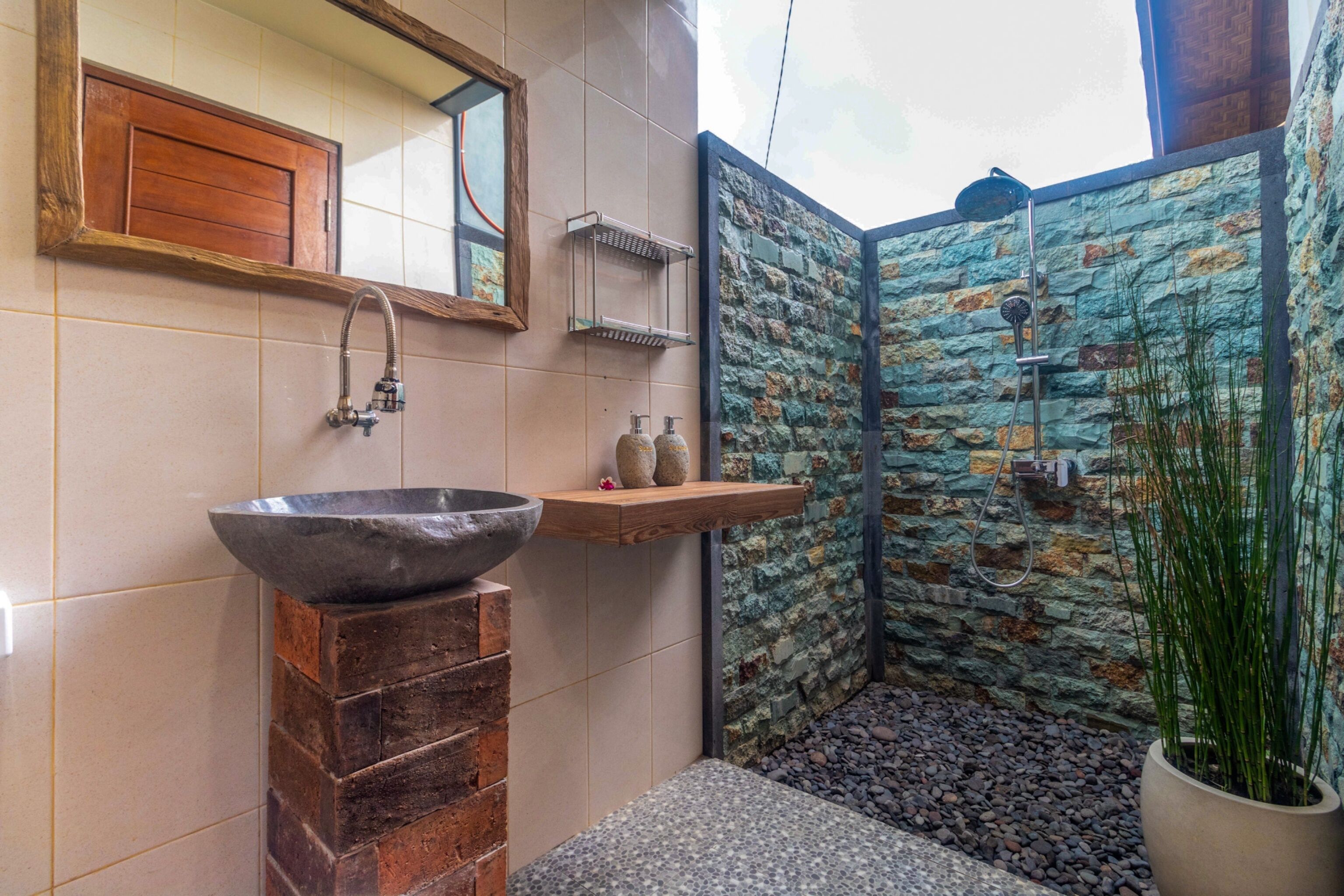 Villa Deluxe | Baño | Ducha, toallas, jabón y champú