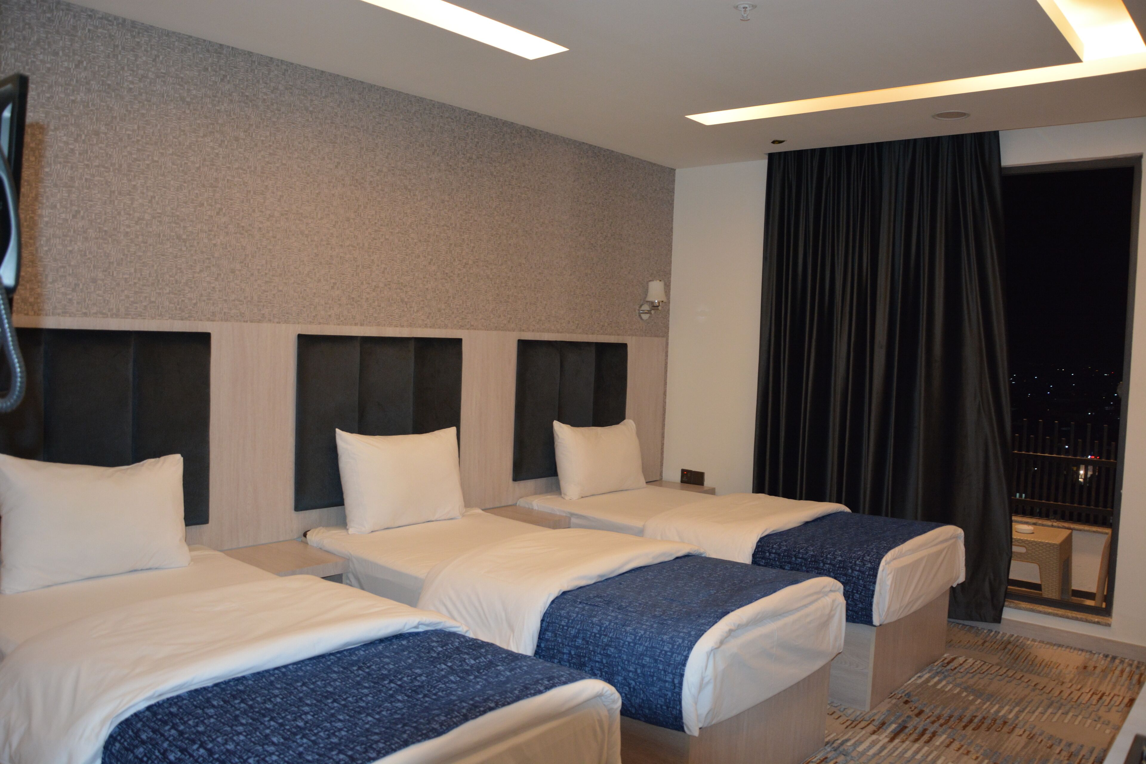 triple room | desk, soundproofing, free wifi