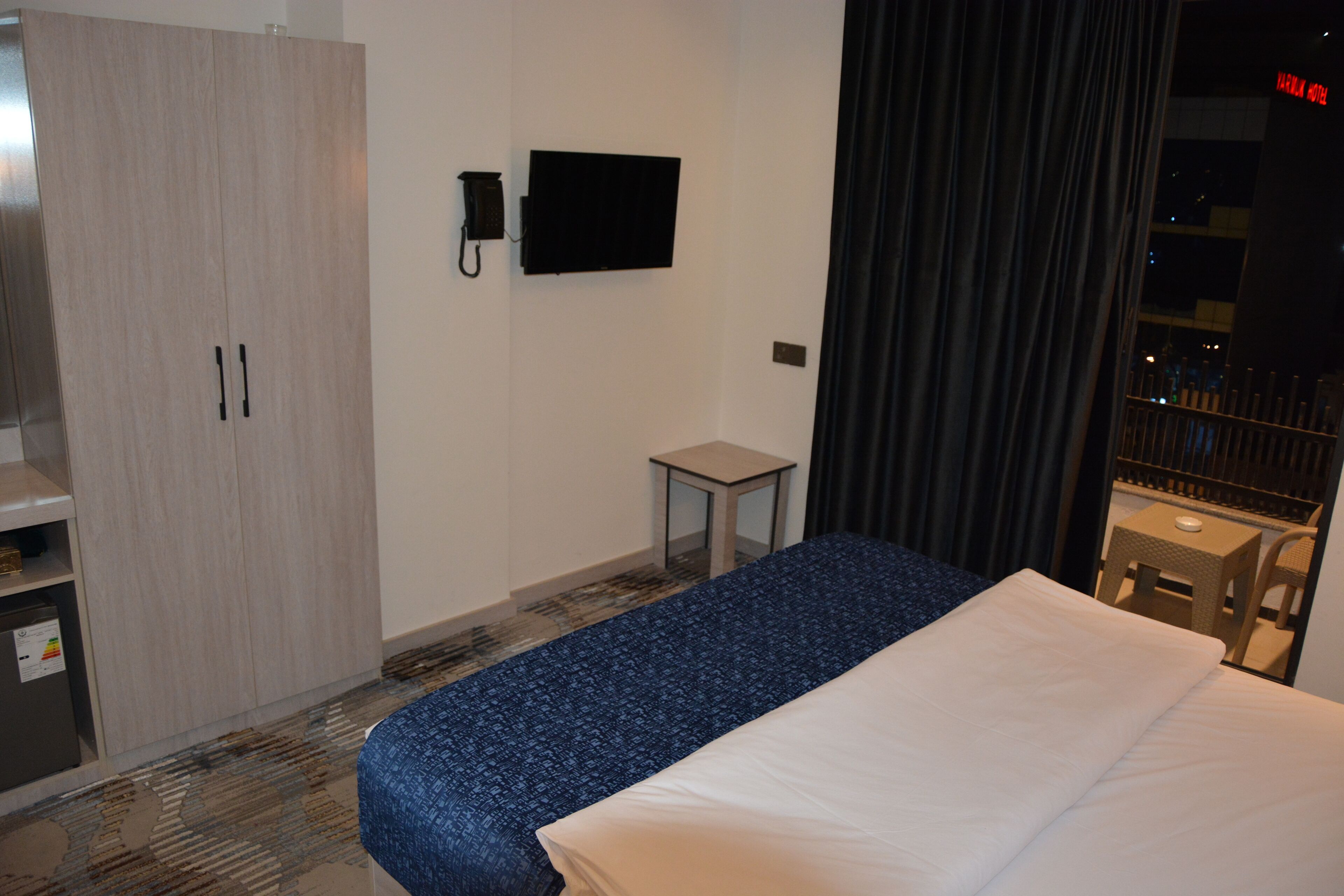 comfort double room | desk, soundproofing, free wifi
