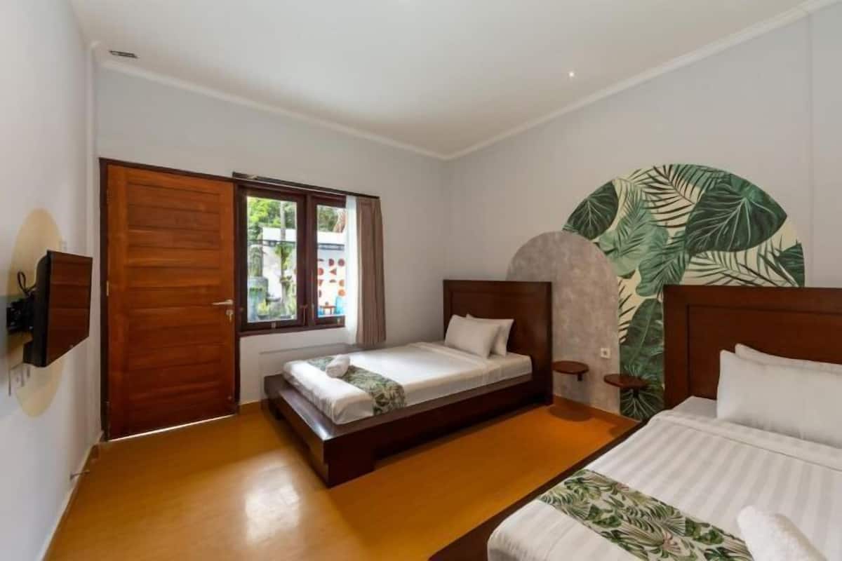 Minibar, escritorio, wifi gratis y ropa de cama