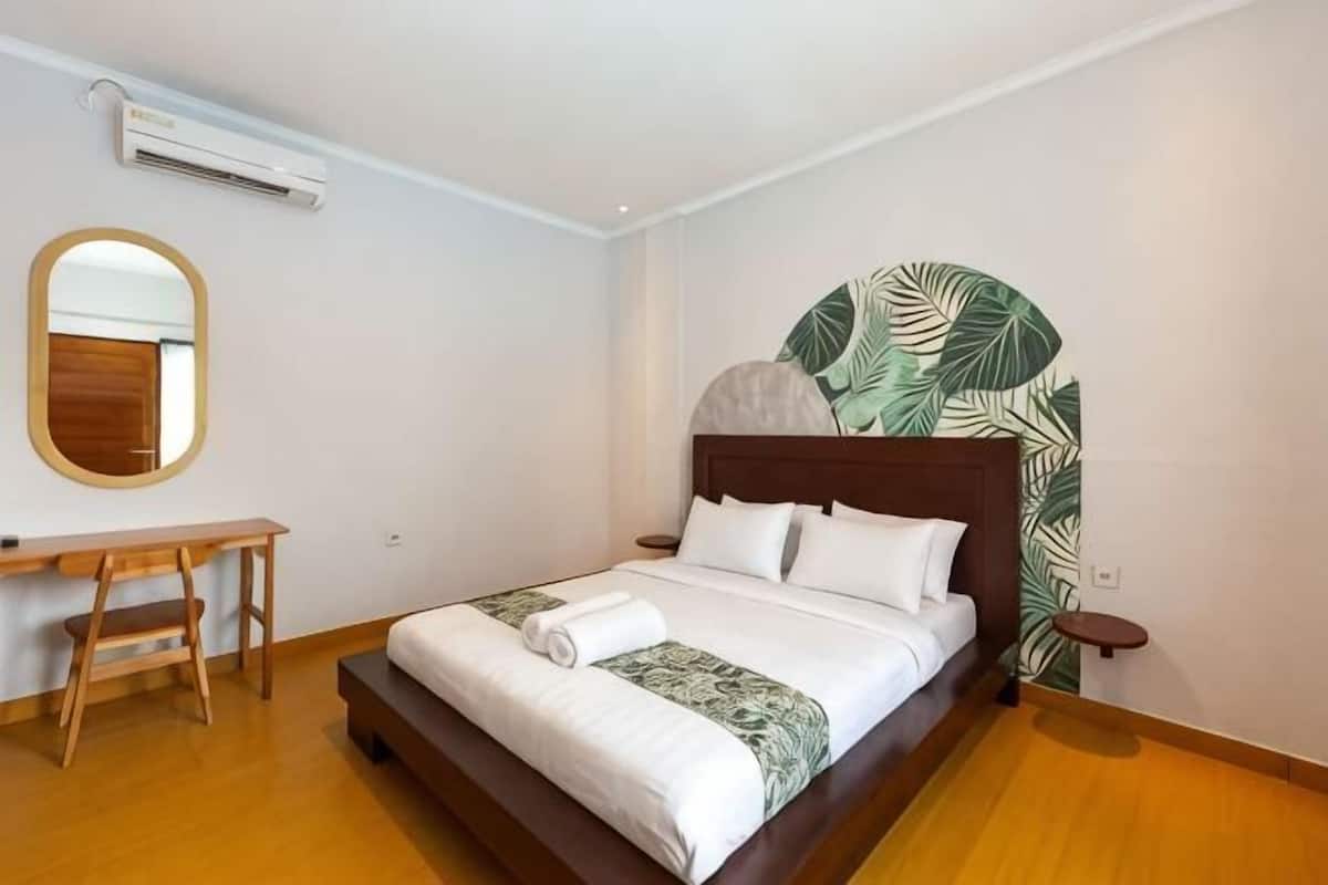 Minibar, escritorio, wifi gratis y ropa de cama