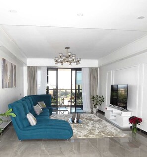 Living area - Luxurious 3 bedroom apartment with a pool, a gym and an amazing rooftop view. (Nairobi)