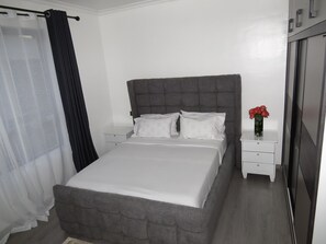 3 bedrooms, iron/ironing board, WiFi, bed sheets