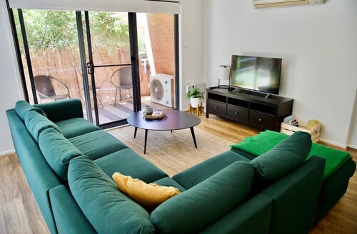 The Bedford @ Braddon - 2BR + Free parking + Wi-Fi

