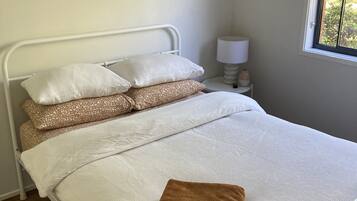 2 多间卧室、办公桌、熨斗/熨衣板、旅行婴儿床