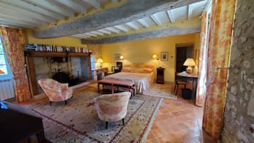 4 chambres, fer et planche à repasser, Wi-Fi, draps fournis