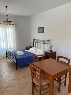 Habitación cuádruple tradicional | Cortinas opacas, sistema de insonorización, wifi gratis