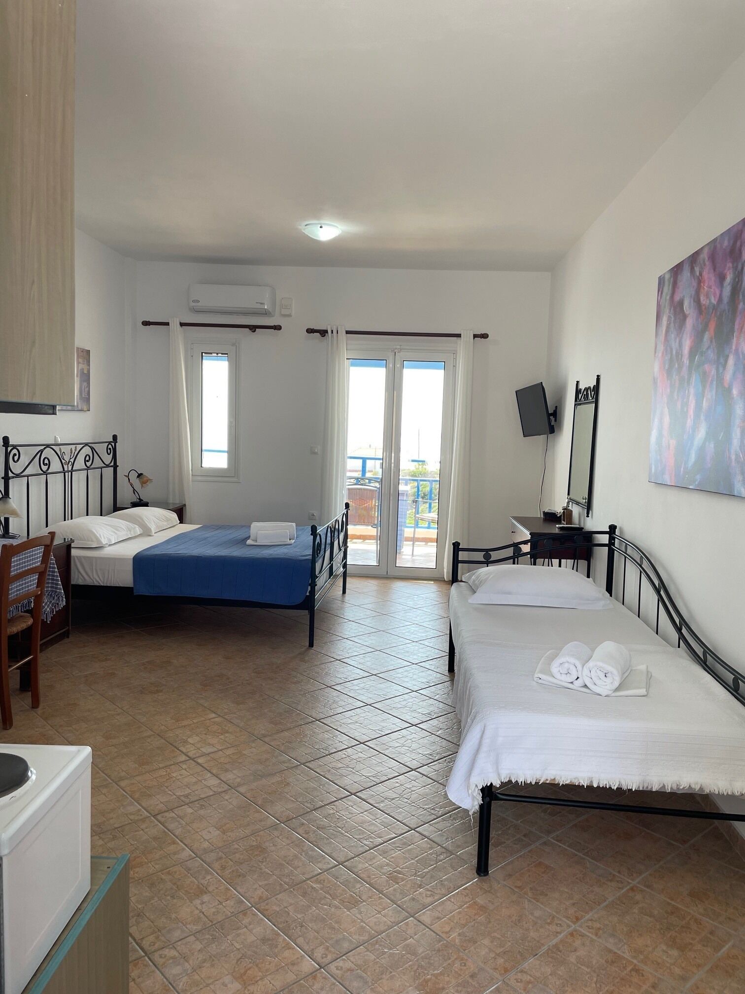 Basic Triple Room | Blackout curtains, soundproofing, free WiFi, bed sheets