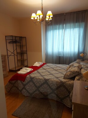 3 Schlafzimmer, Bügeleisen/Bügelbrett, WLAN, Bettwäsche
