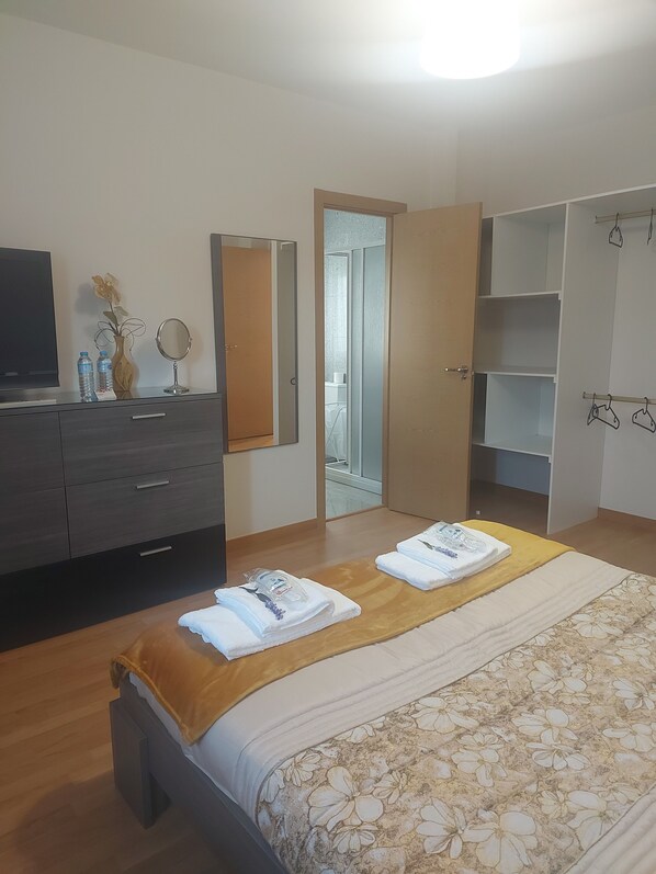 3 bedrooms, iron/ironing board, WiFi, bed sheets - Apartamento a 10 Min. del Centro de Vigo, Ideal Para Conocer Galicia (Mos)