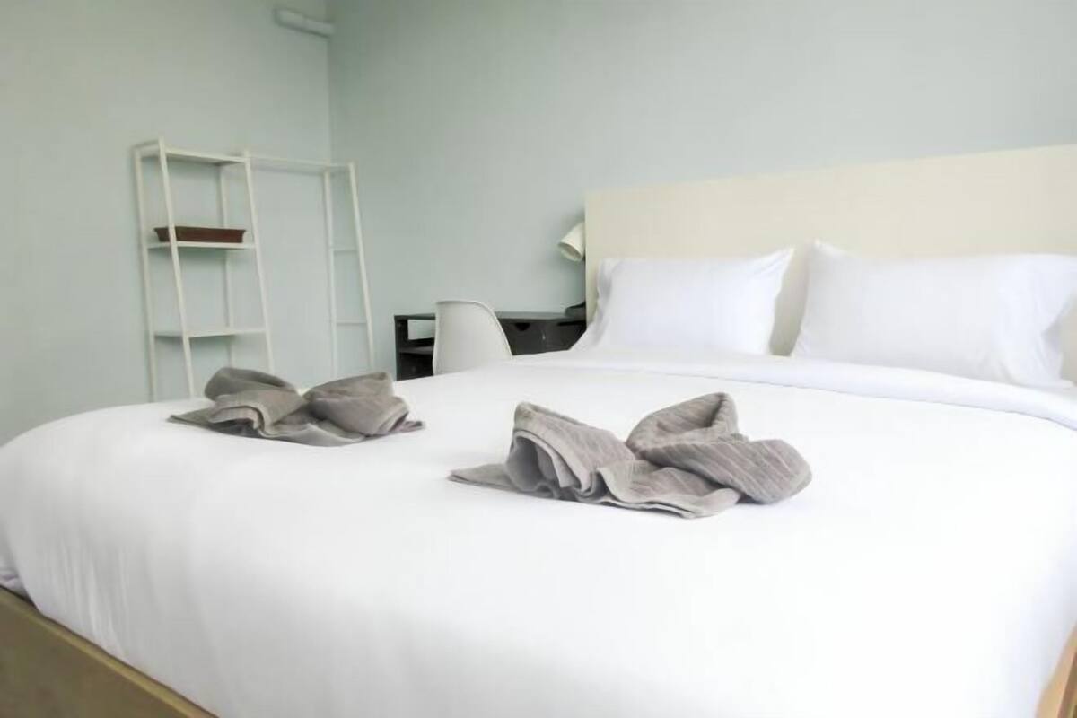 Free WiFi, bed sheets