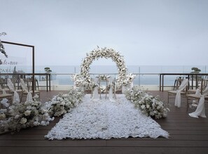 Outdoor wedding area - Platinum Hotel Jimbaran Beach Bali (Kedonganan)