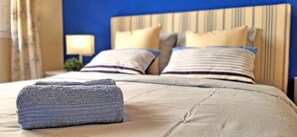 1 chambre, coffres-forts dans les chambres, fer et planche à repasser