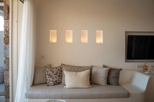 Junior Suite with Outdoor Hot Tub | 1 bedroom, pillowtop beds, minibar, in-room safe