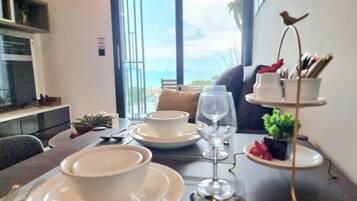 Apartment, 1 Bedroom, Accessible, Balcony | Dining