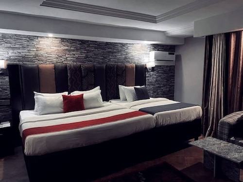 SHAMROCK MANOR THE RESIDENCE BENIN CITY