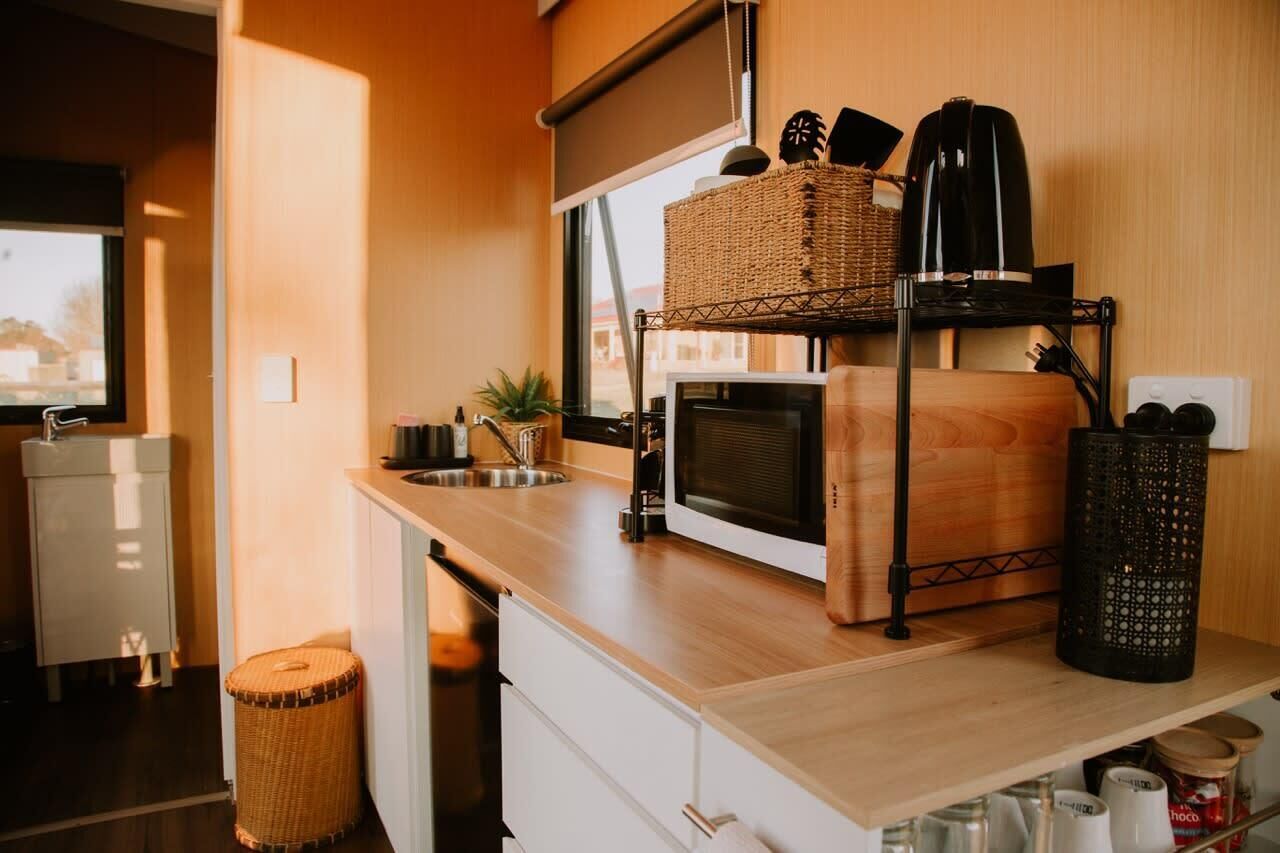 Fridge, microwave, stovetop, toaster